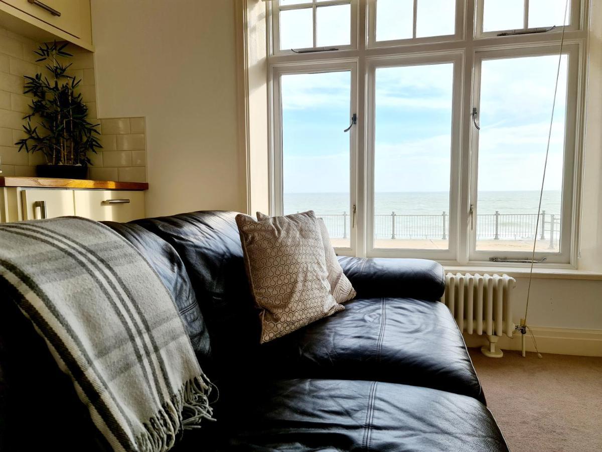 Vitamin Sea - Beachfront Apartment - Sleeps 4 Ramsgate Eksteriør billede